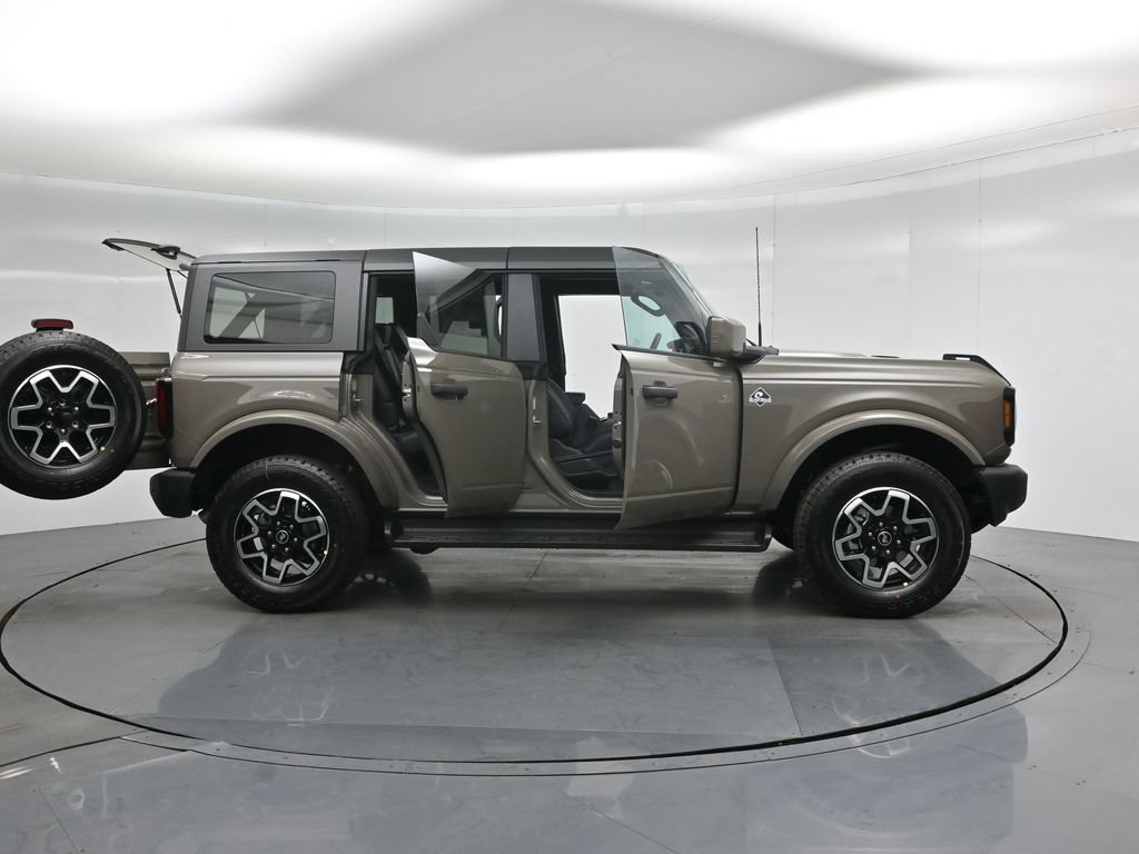 New 2026 Ford Bronco Outer Banks AWD/4WD image 4