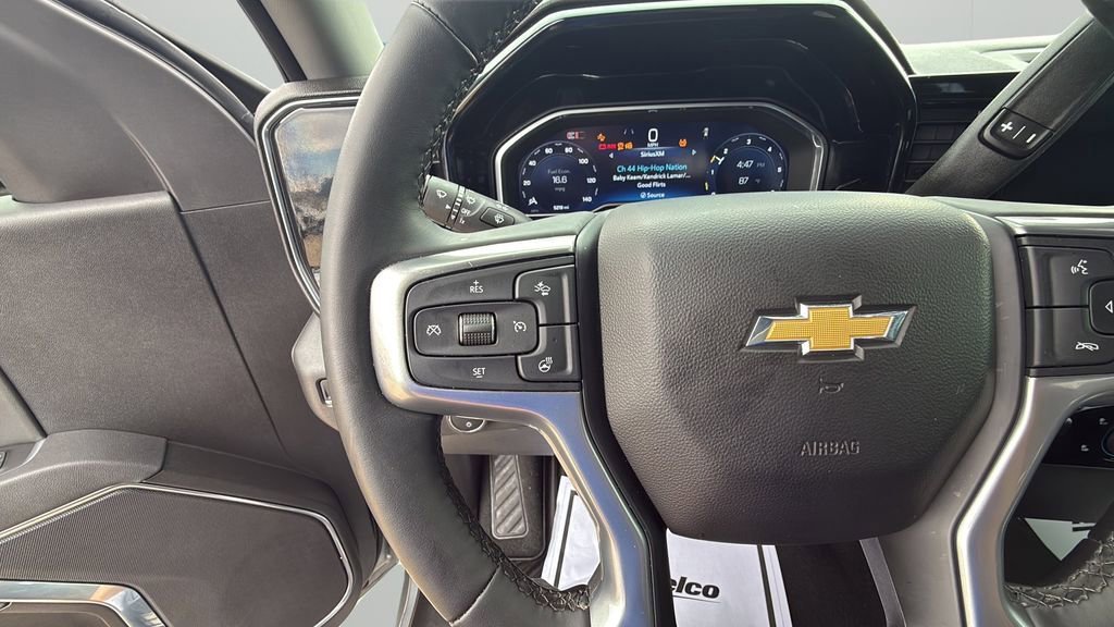 Used 2025 Chevrolet Silverado 1500 LT w/ Leather Package AWD/4WD image 19
