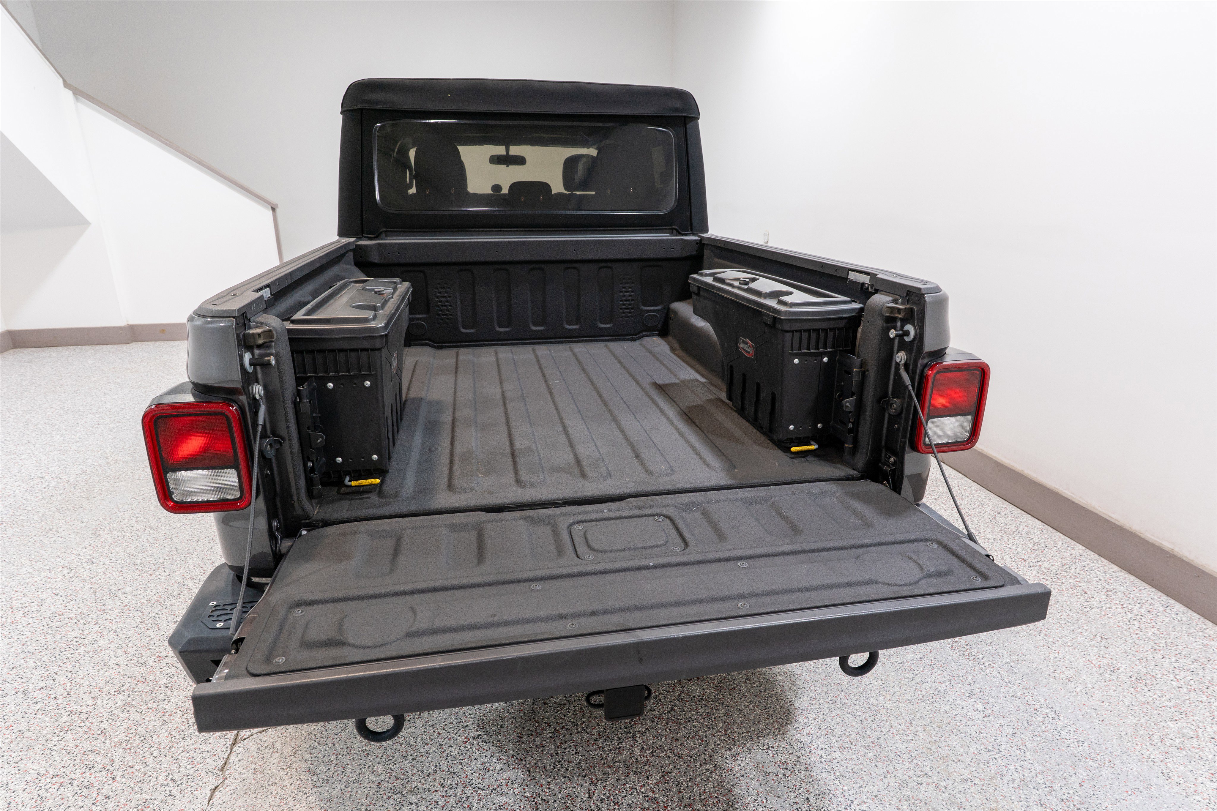 Used 2022 Jeep Gladiator Sport image 11