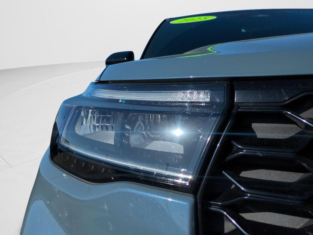 Used 2025 Ford Explorer ST-Line w/ Premium Package image 24