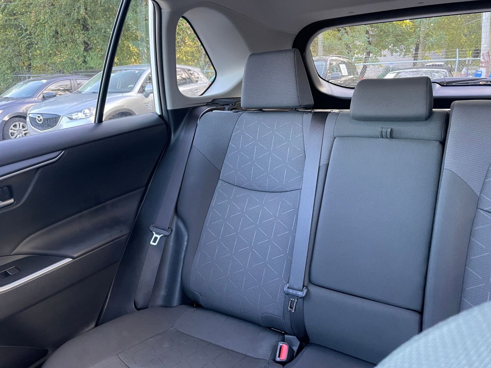 Used 2025 Toyota RAV4 XLE image 40