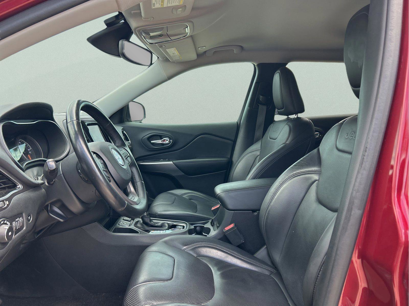 Certified 2019 Jeep Cherokee Limited w/ Technology Group FWD image 9