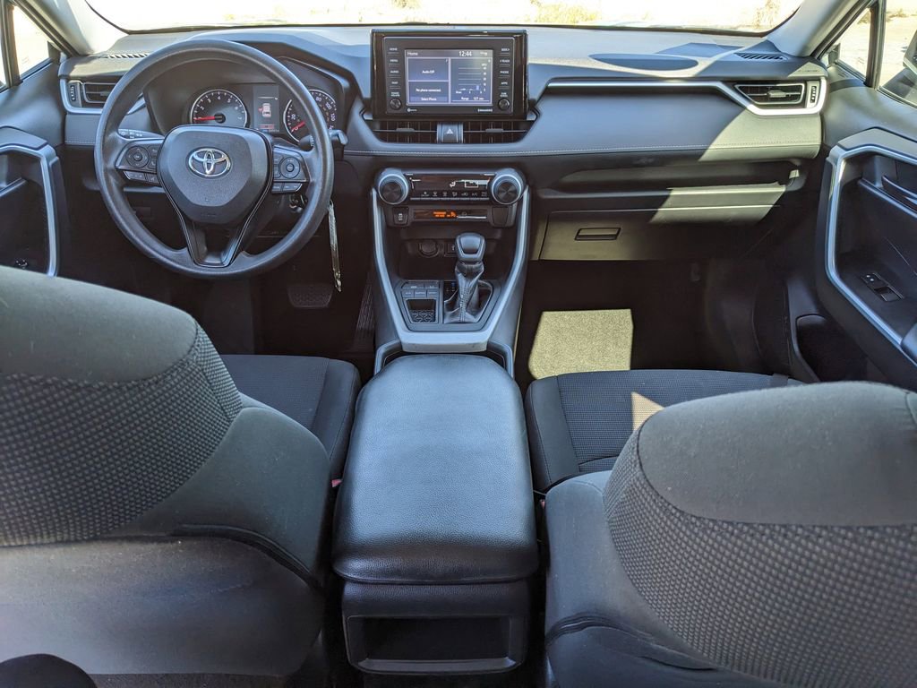 Used 2020 Toyota RAV4 LE image 16