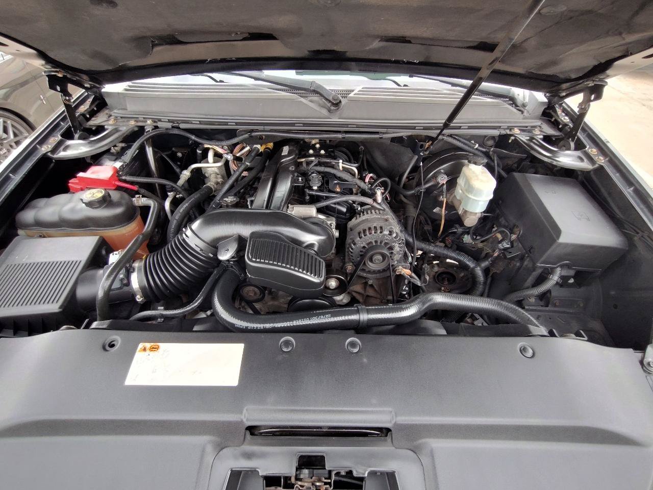 Used 2012 Cadillac Escalade Luxury RWD image 45