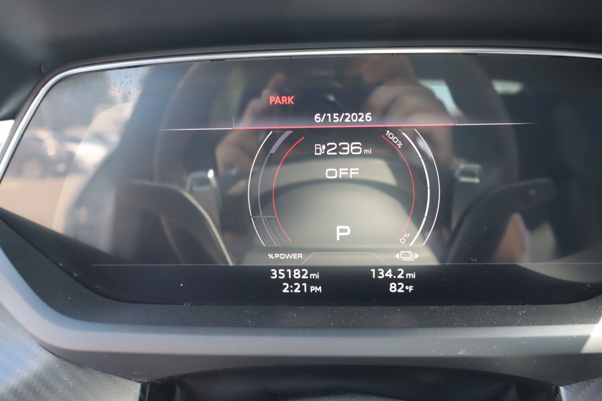 Used 2022 Audi e-tron GT Premium Plus AWD/4WD image 9