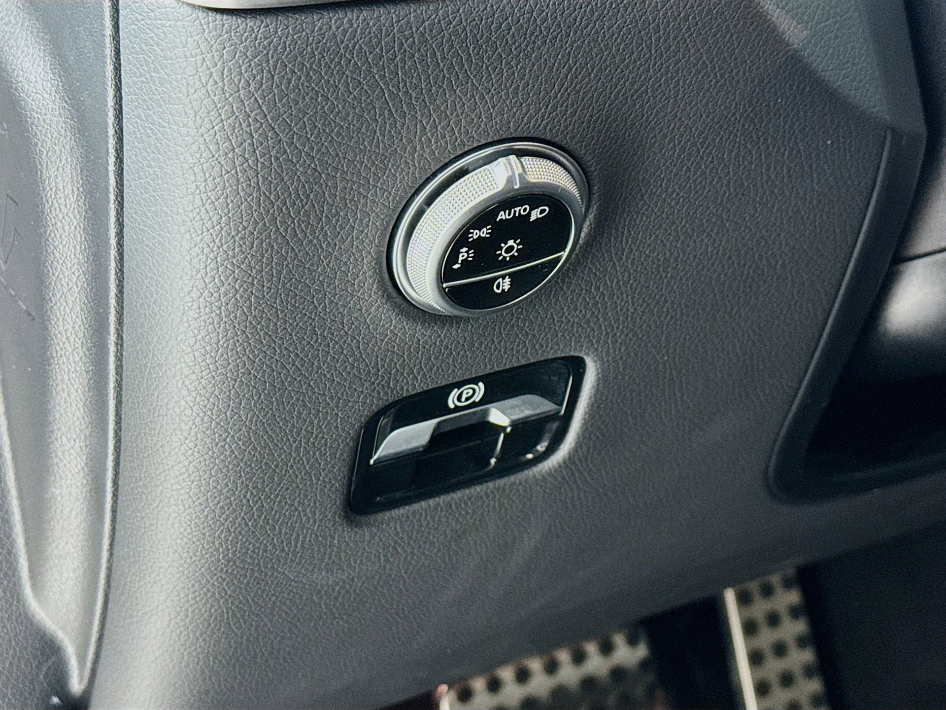Certified 2025 Mercedes-Benz GLC 300 image 11