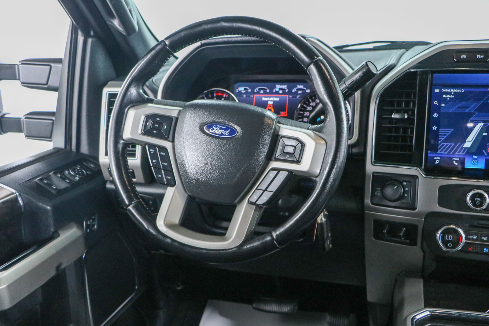 Used 2022 Ford F250 Lariat w/ Black Appearance Package image 13