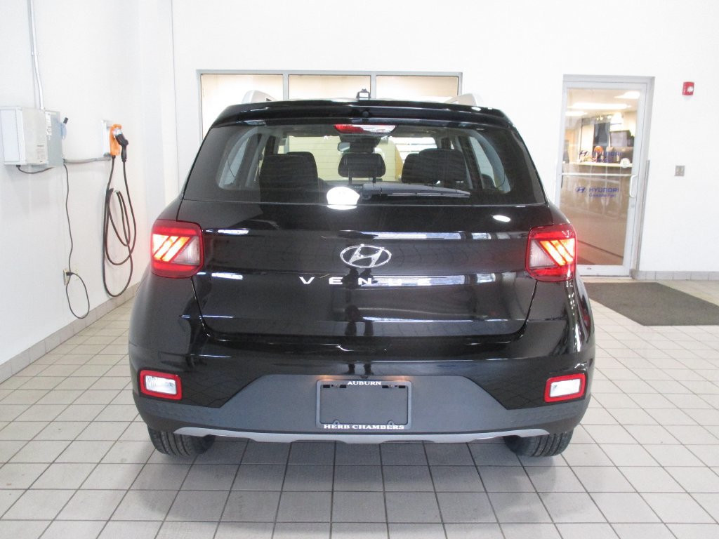 New 2026 Hyundai Venue SEL FWD image 13