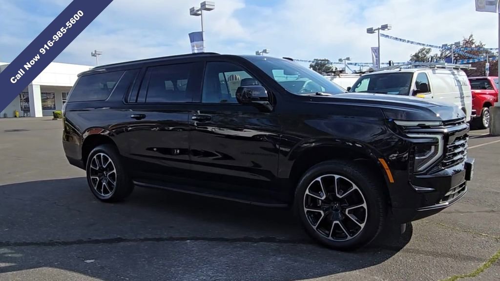 New 2026 Chevrolet Suburban RST image 3