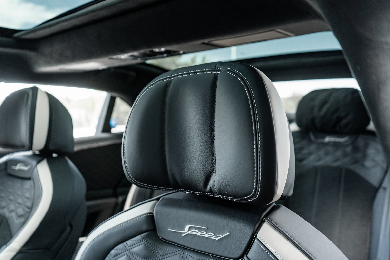 Certified 2025 Bentley Flying Spur Plug-In Hybrid AWD/4WD image 26