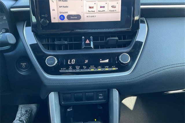 Used 2024 Toyota Corolla Cross AWD Hybrid w/ Moonroof Package image 33