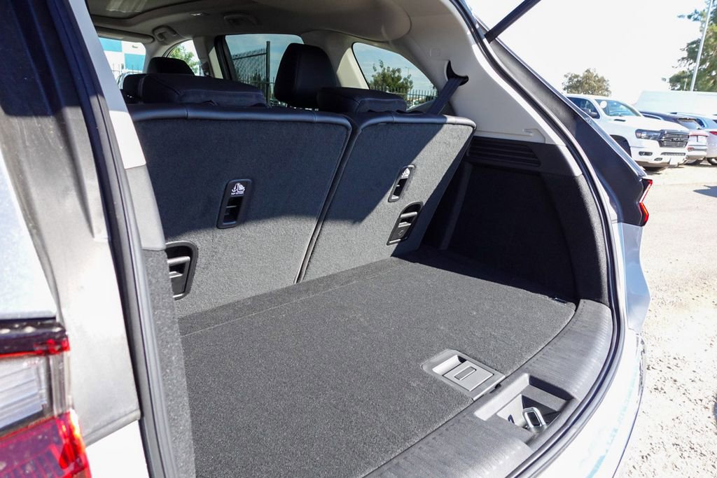 New 2026 Acura MDX SH-AWD image 25