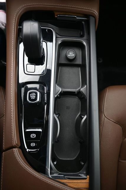 Used 2023 Volvo XC90 B6 Plus w/ Protection Package Premier image 10