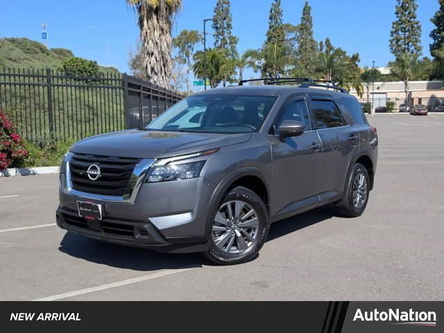 Used 2024 Nissan Pathfinder SV