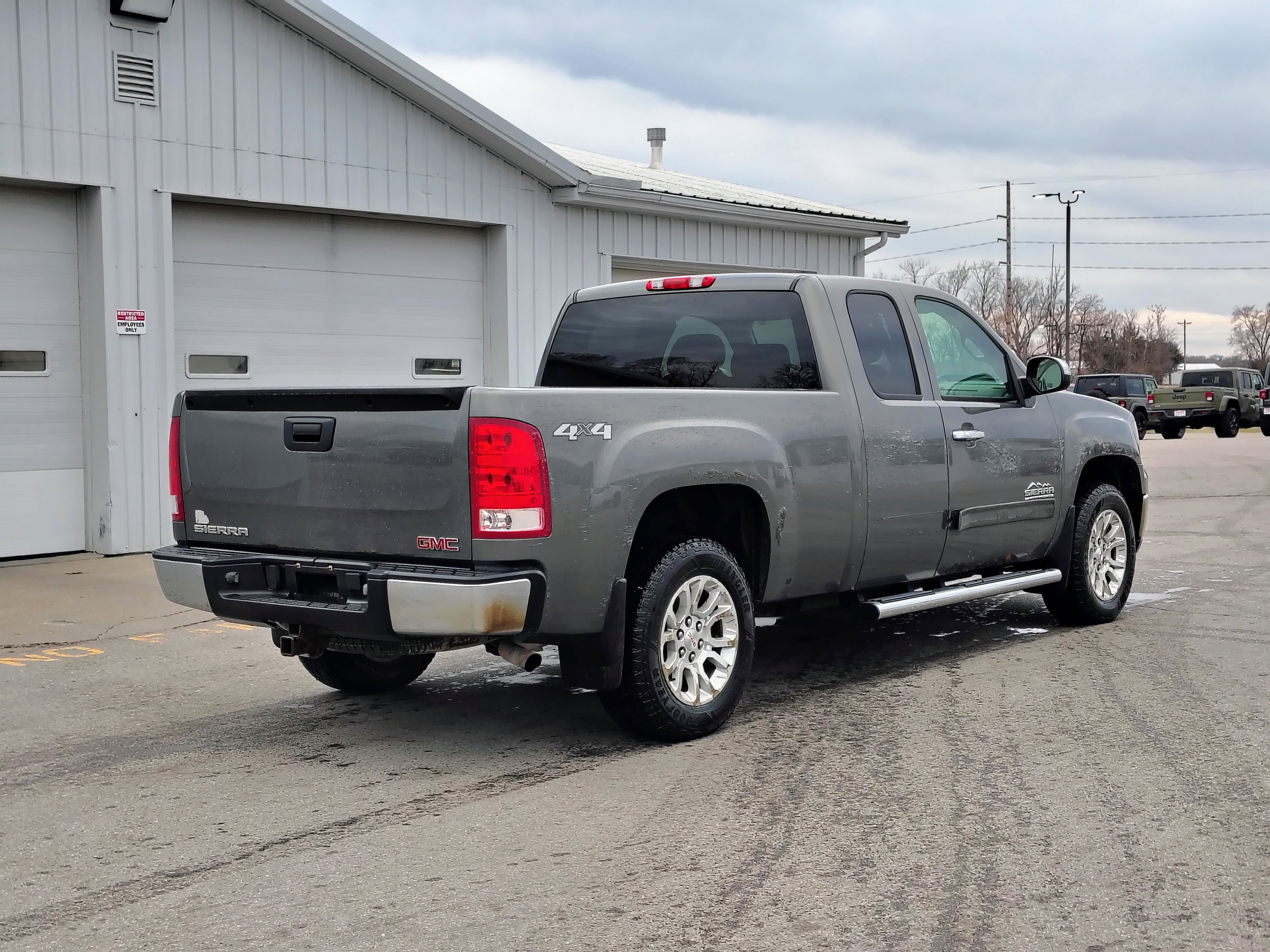Used 2011 GMC Sierra 1500 SL image 7