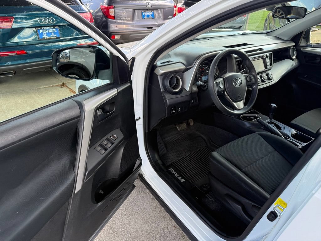 Used 2016 Toyota RAV4 LE AWD/4WD image 11