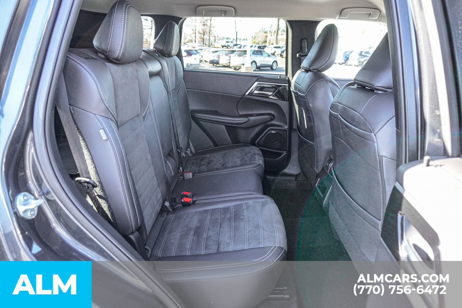 Used 2025 Mitsubishi Outlander SE image 25