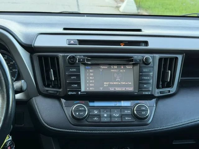 Used 2016 Toyota RAV4 XLE AWD/4WD image 19