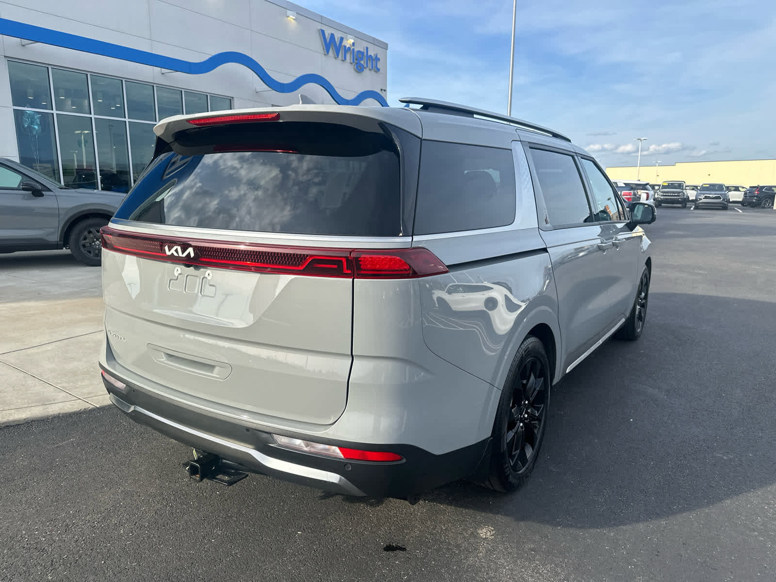 Used 2024 Kia Carnival SX Prestige image 8