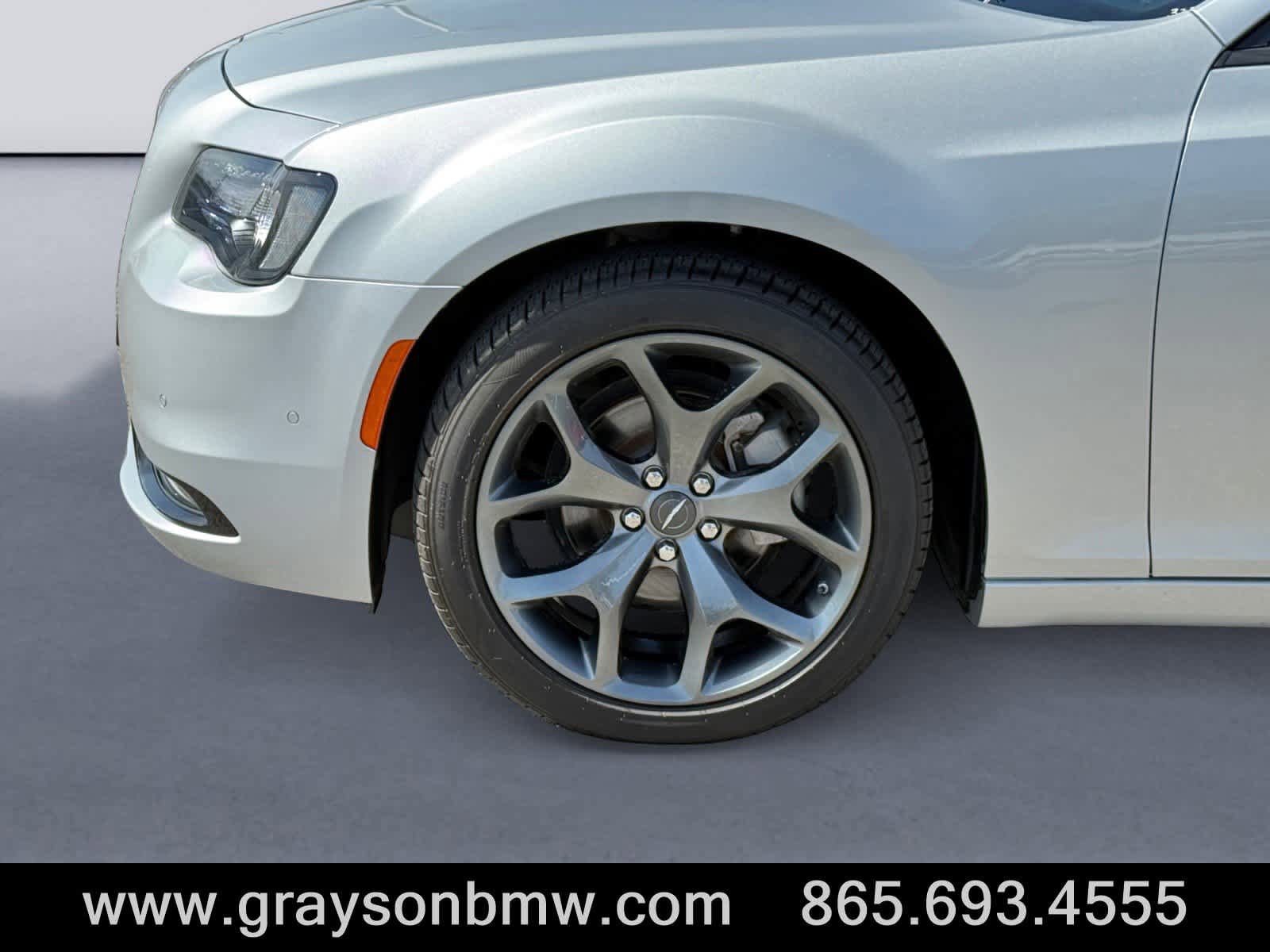 Used 2023 Chrysler 300 S w/ Comfort Group image 9