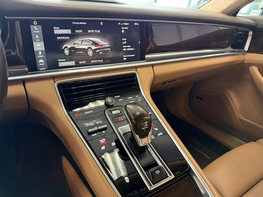 Used 2017 Porsche Panamera Turbo image 59