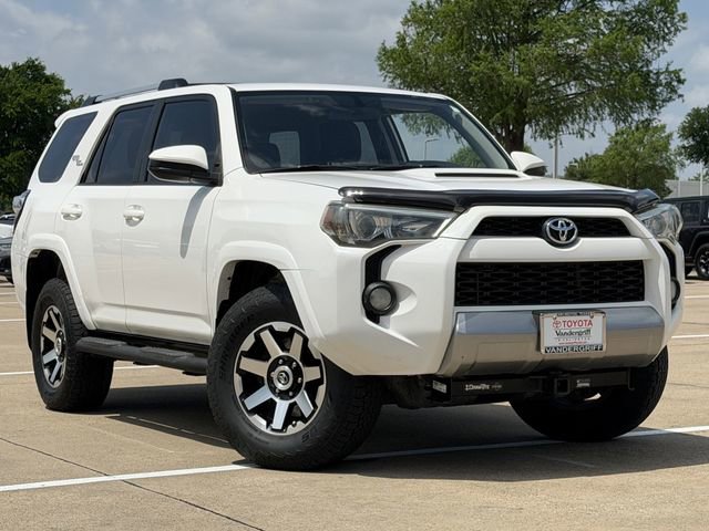 Used 2018 Toyota 4Runner TRD Off-Road AWD/4WD image 2