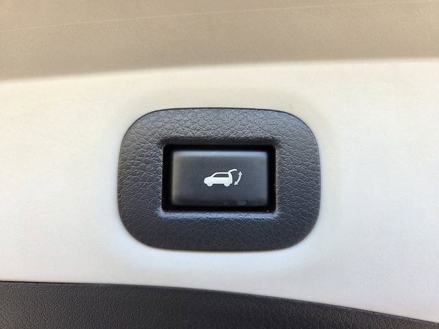 Used 2016 Nissan Rogue SL w/ SL Premium Package image 19