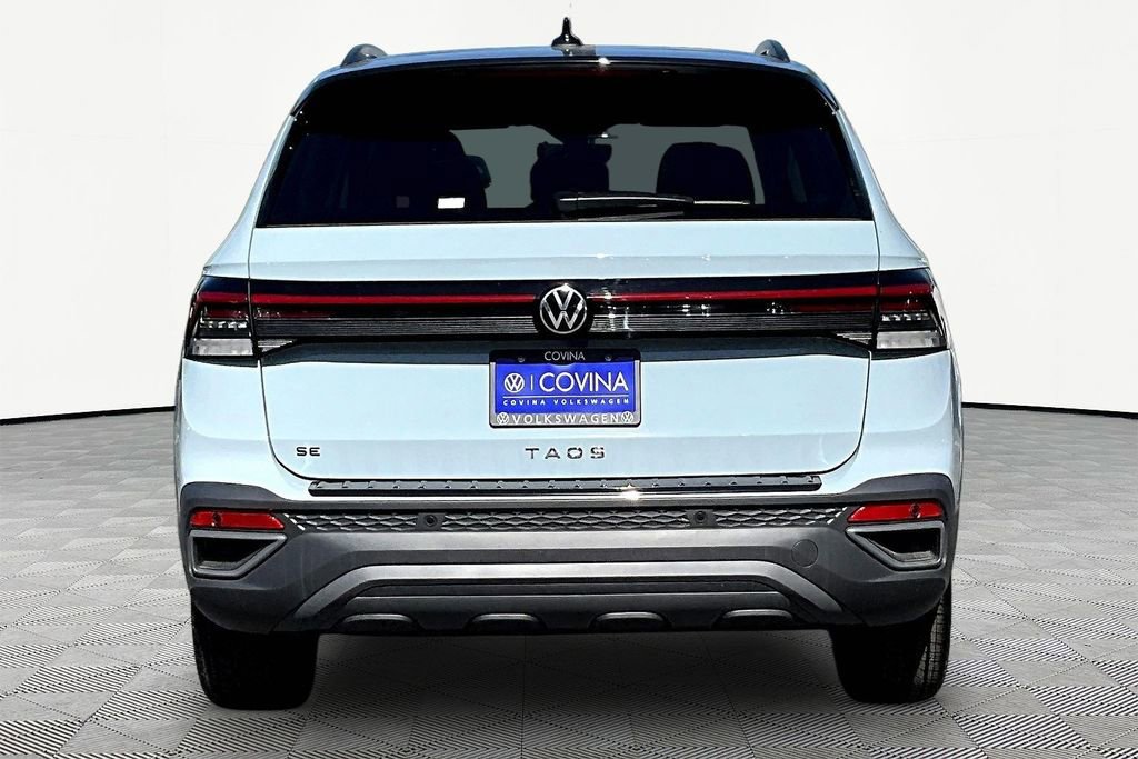 New 2026 Volkswagen Taos SE FWD image 5