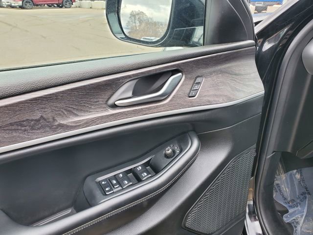 Used 2023 Jeep Grand Cherokee L Limited AWD/4WD image 9