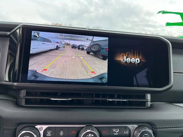 New 2025 Jeep Gladiator High Tide image 13