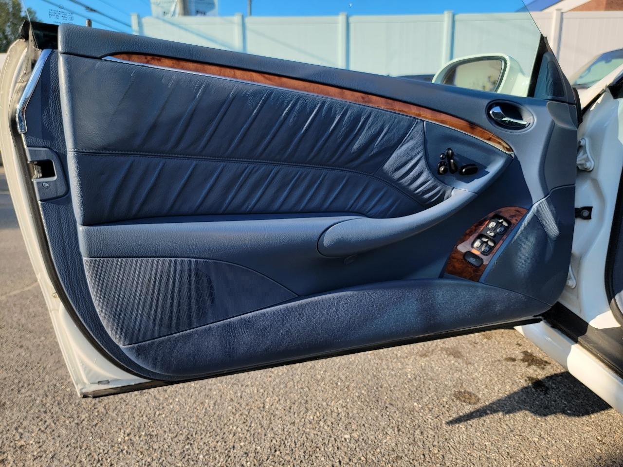 Used 2004 Mercedes-Benz CLK 500 Cabriolet image 38