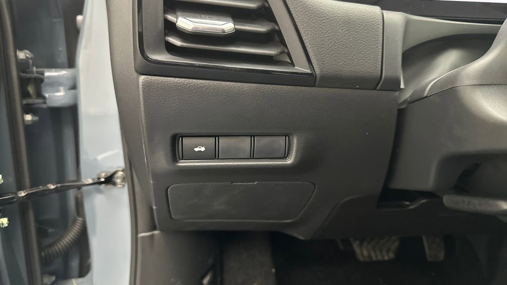New 2026 Nissan Sentra SR w/ Floor Mat Package image 24