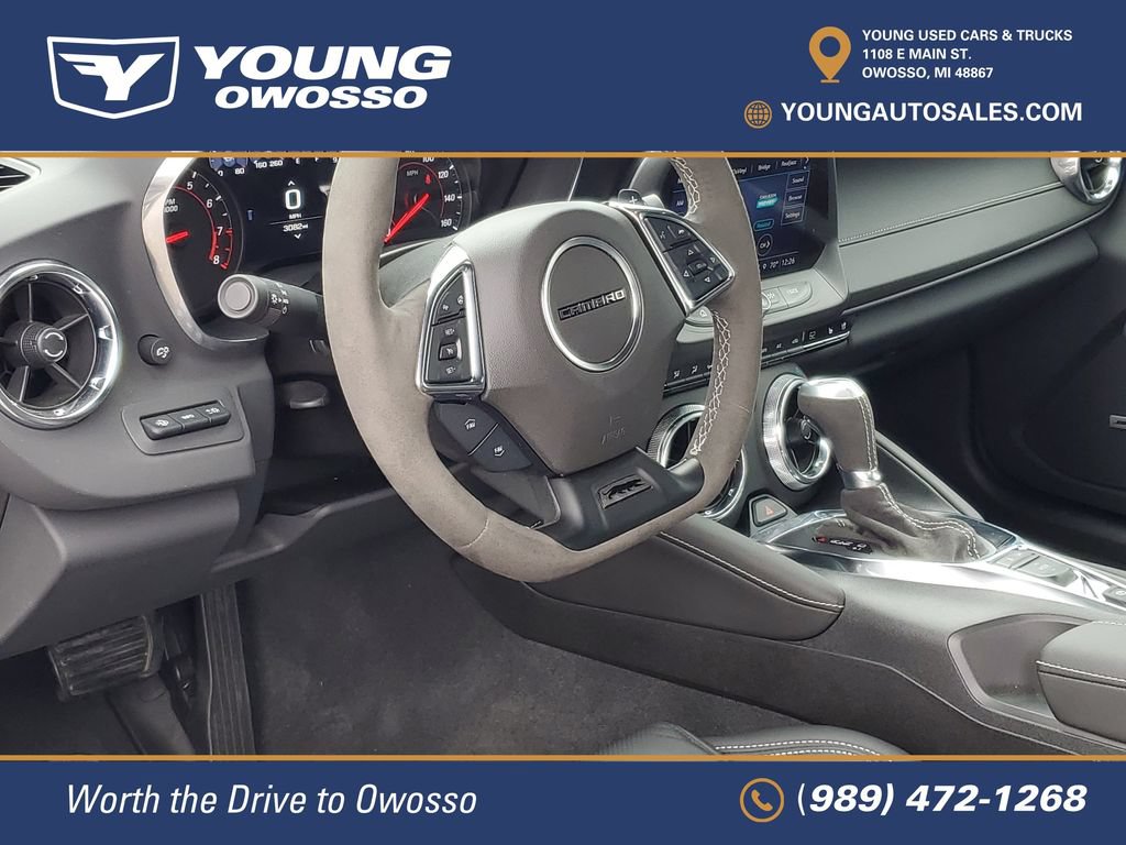 Used 2024 Chevrolet Camaro LT RWD image 10