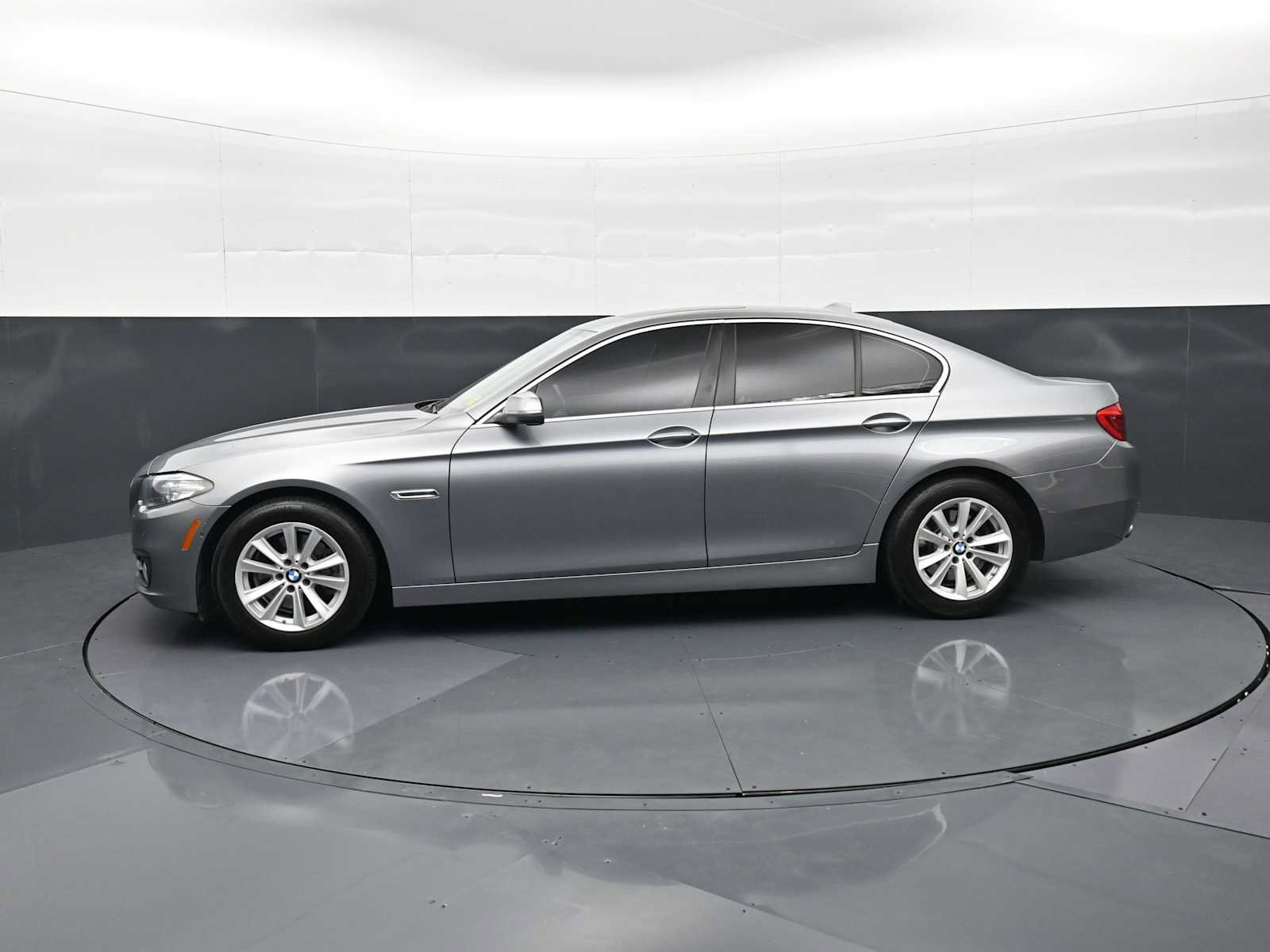 Used 2015 BMW 528i Sedan RWD image 8