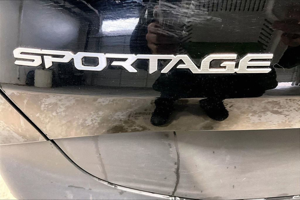 Used 2023 Kia Sportage EX image 40