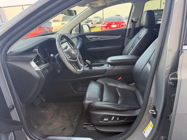 Used 2017 Cadillac XT5 Premium Luxury w/ Driver Assist Package FWD image 28