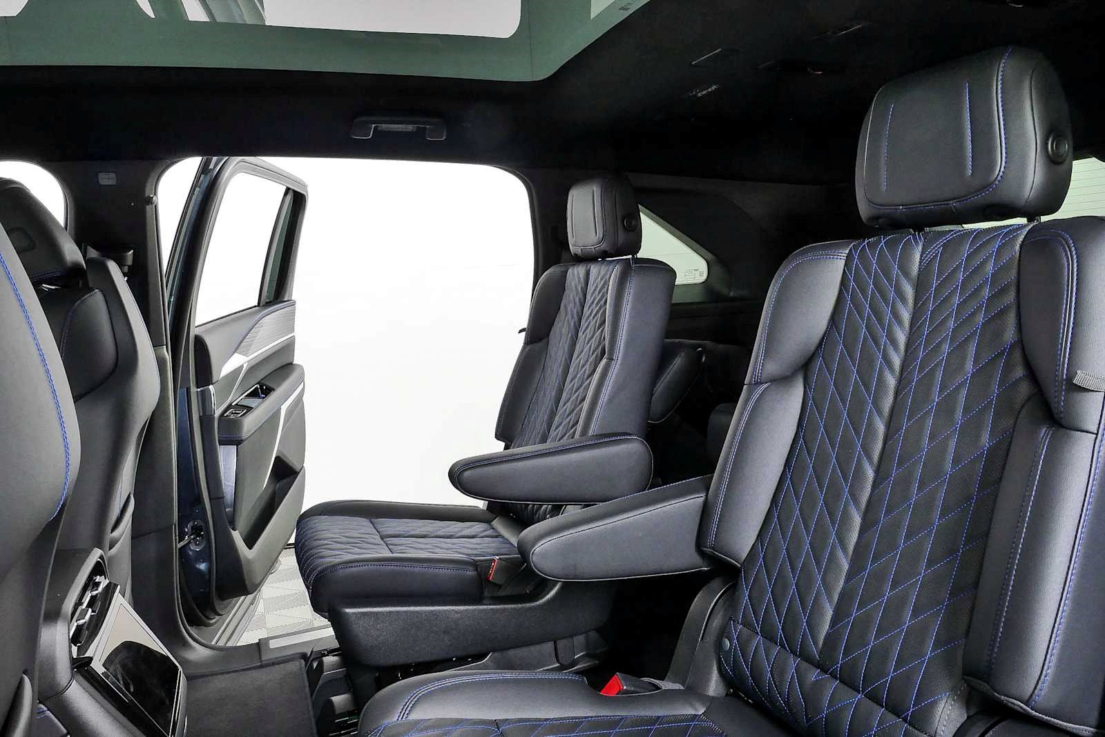 Certified 2025 Cadillac Escalade IQ Sport 1 AWD/4WD image 18