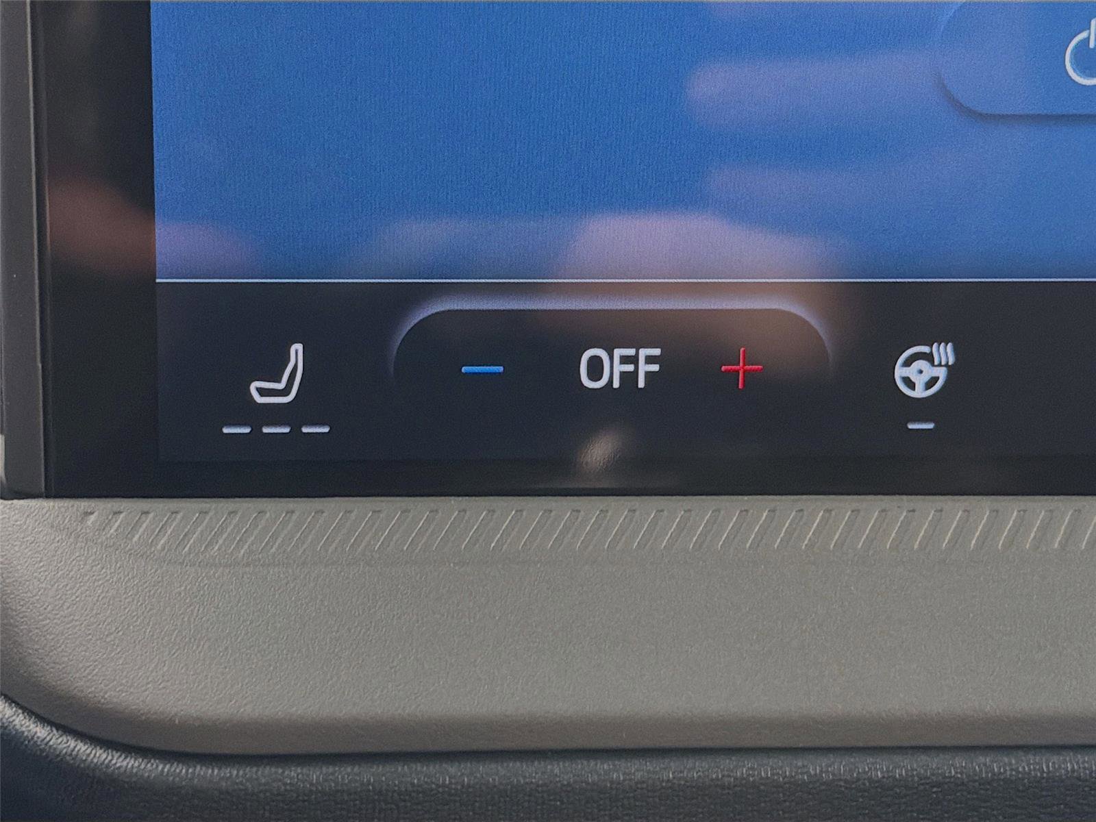 New 2026 Ford Maverick Lariat w/ Black Appearance Package image 22