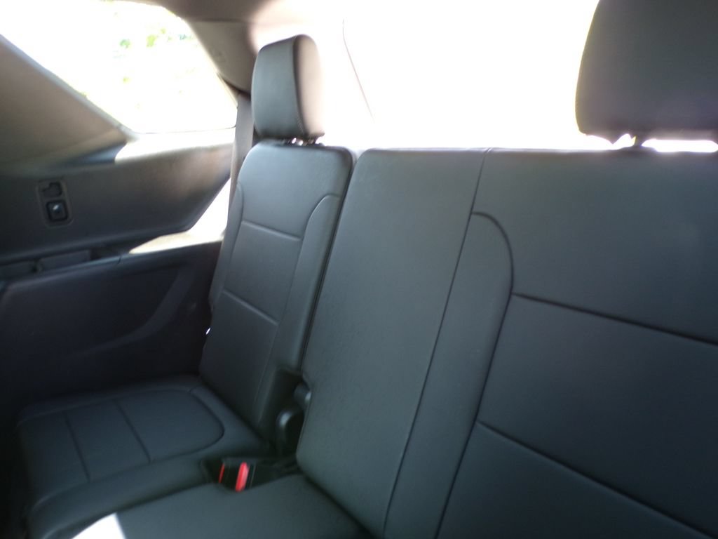Used 2023 Chevrolet Traverse LT w/ LT Premium Package AWD/4WD image 17