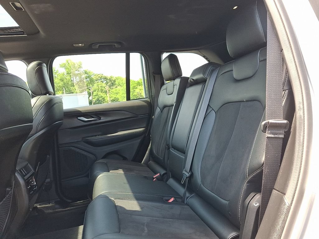 Certified 2023 Jeep Grand Cherokee Altitude AWD/4WD image 10