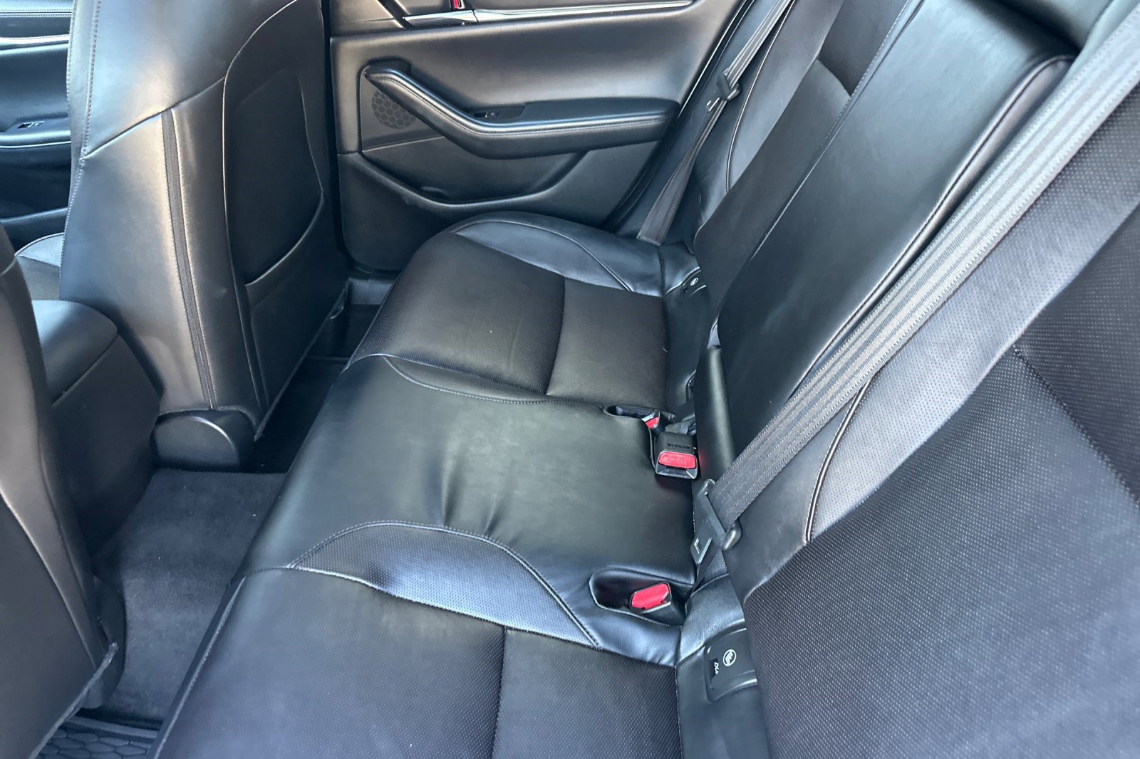 Used 2020 MAZDA MAZDA3 Premium Package image 25