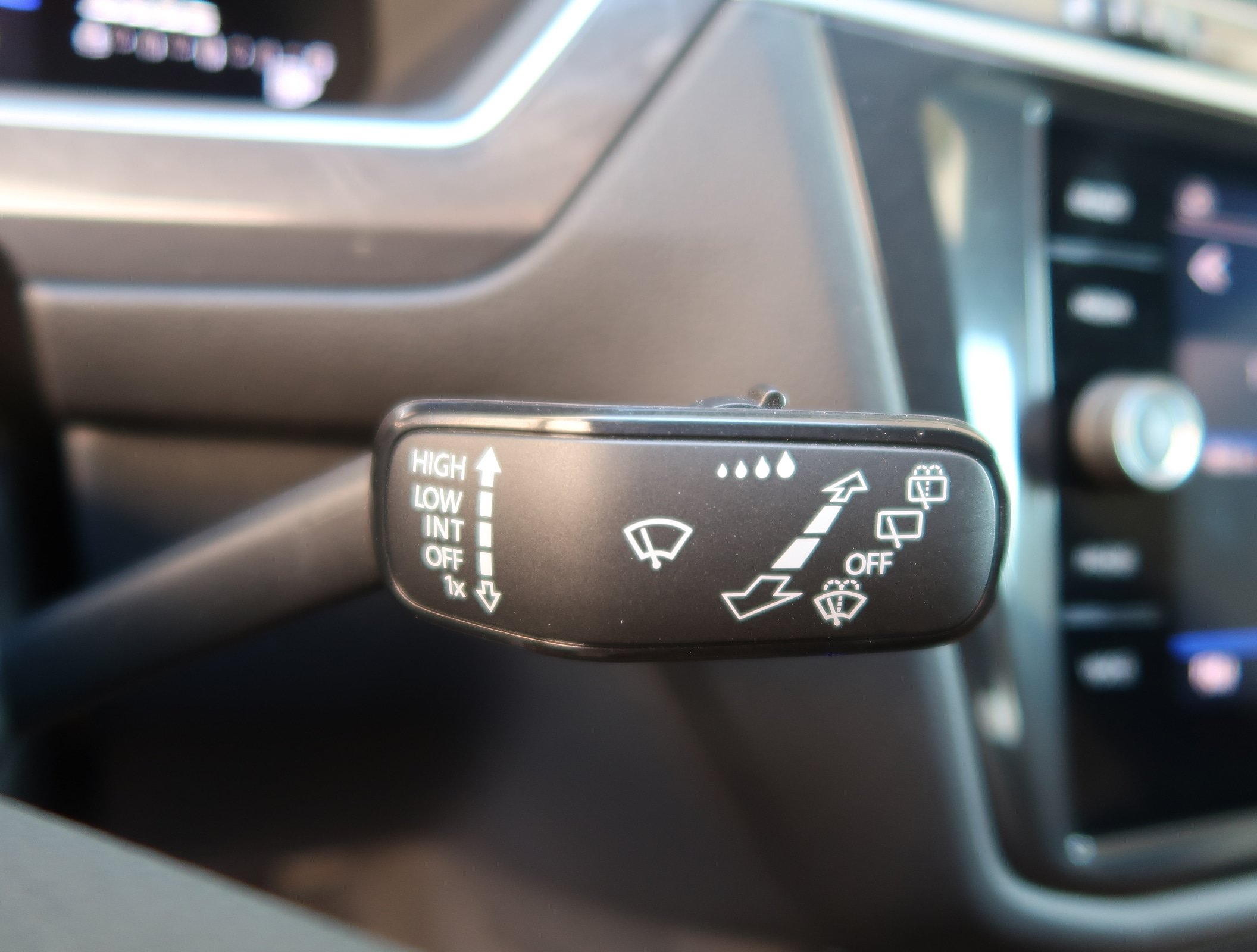 Used 2024 Volkswagen Tiguan SE FWD image 20