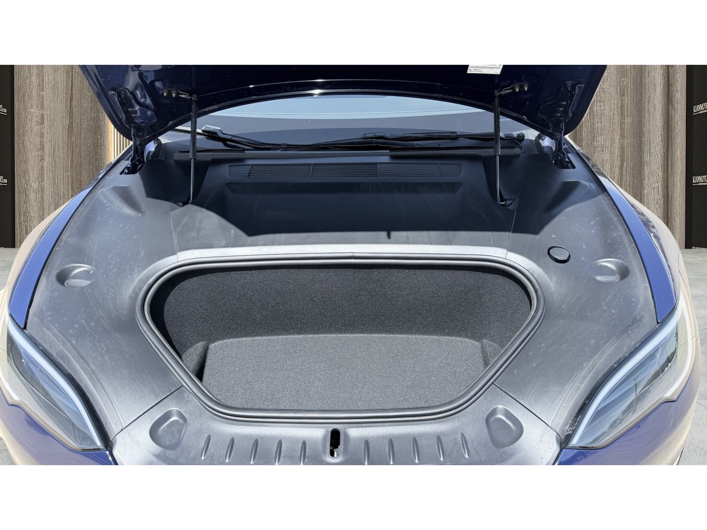 Used 2025 Tesla Model S AWD/4WD image 27