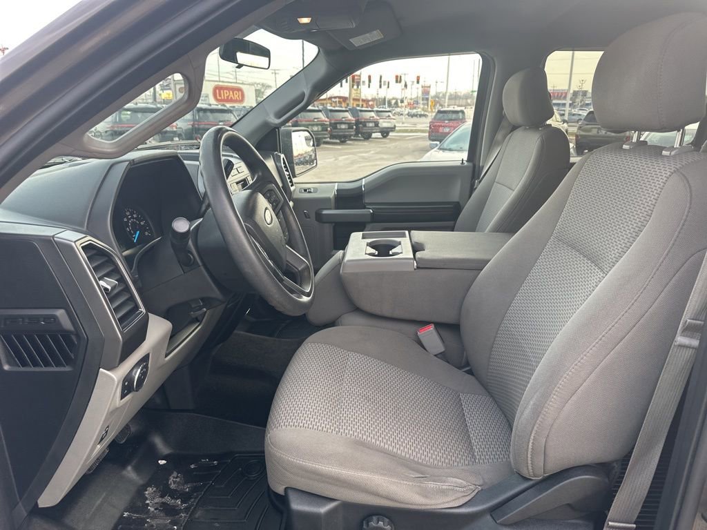 Used 2017 Ford F150 XLT image 9