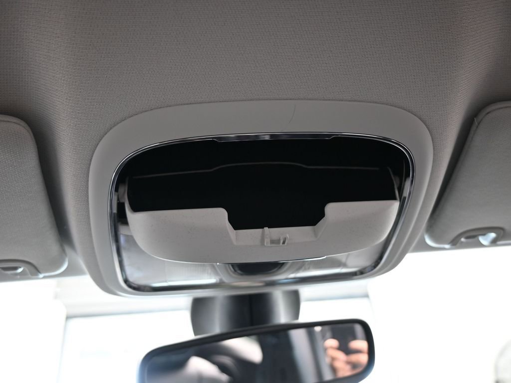 Used 2019 Jeep Cherokee Limited image 27