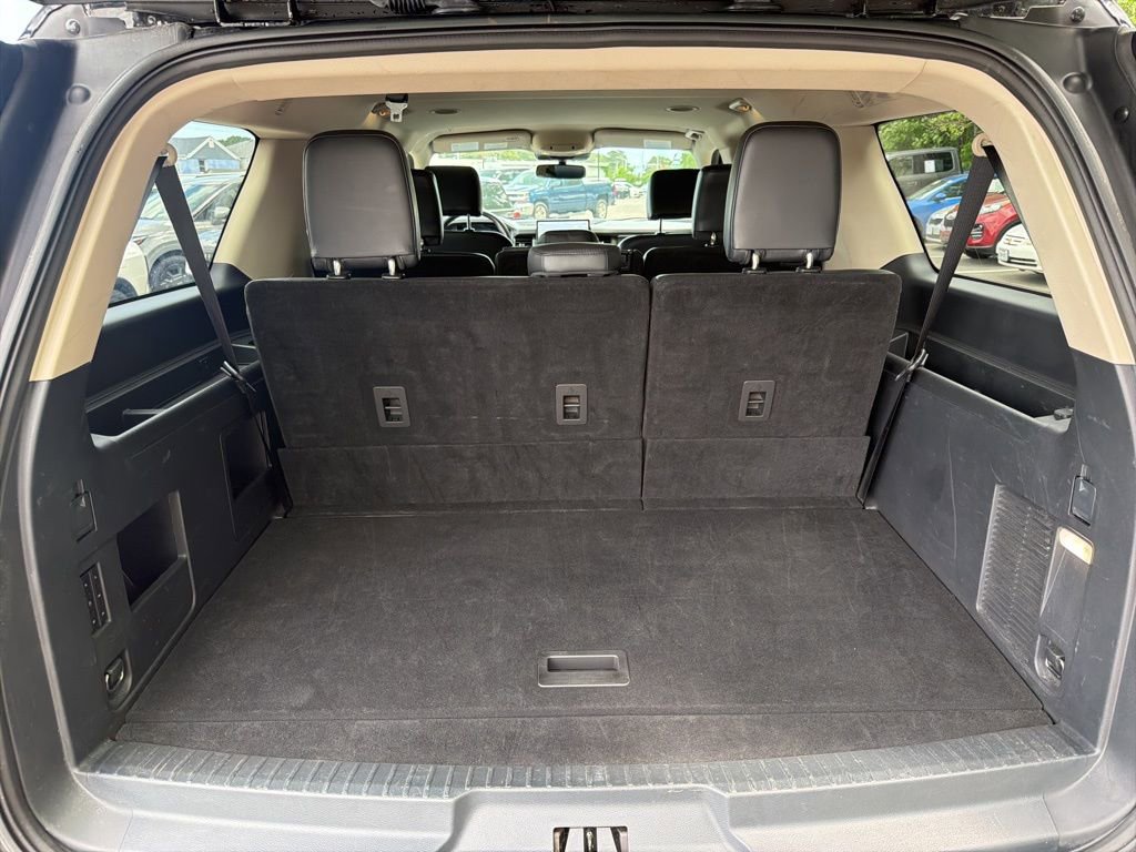 Used 2024 Ford Expedition Max XLT image 26