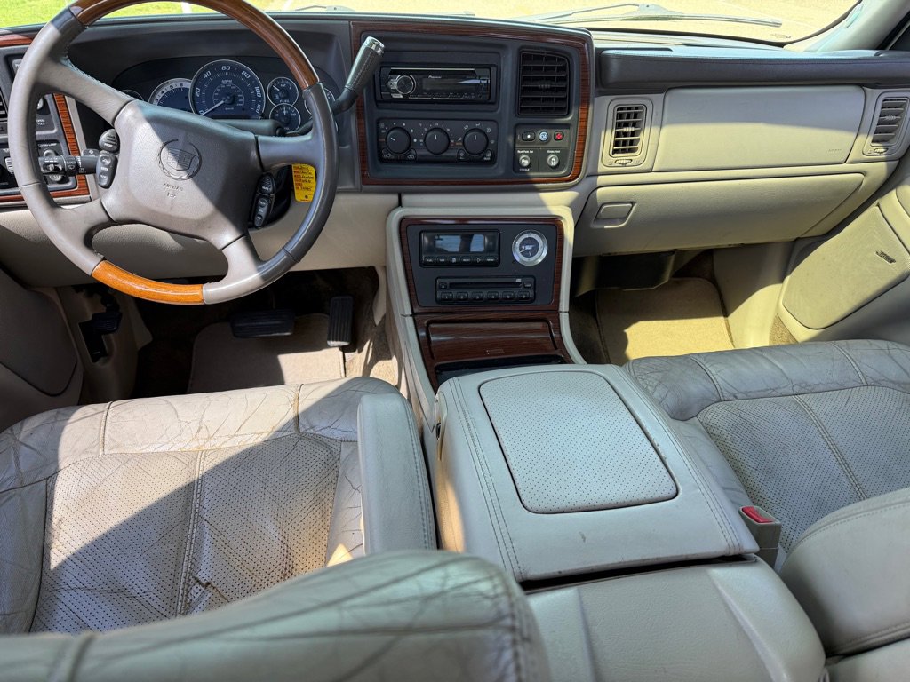 Used 2002 Cadillac Escalade EXT AWD/4WD image 10