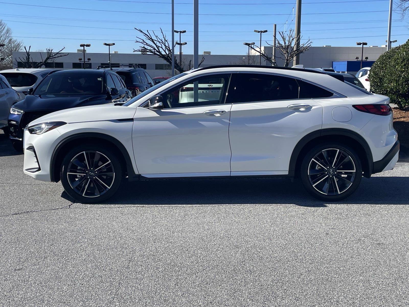 Certified 2025 INFINITI QX55 Luxe w/ Cargo Package AWD/4WD image 2