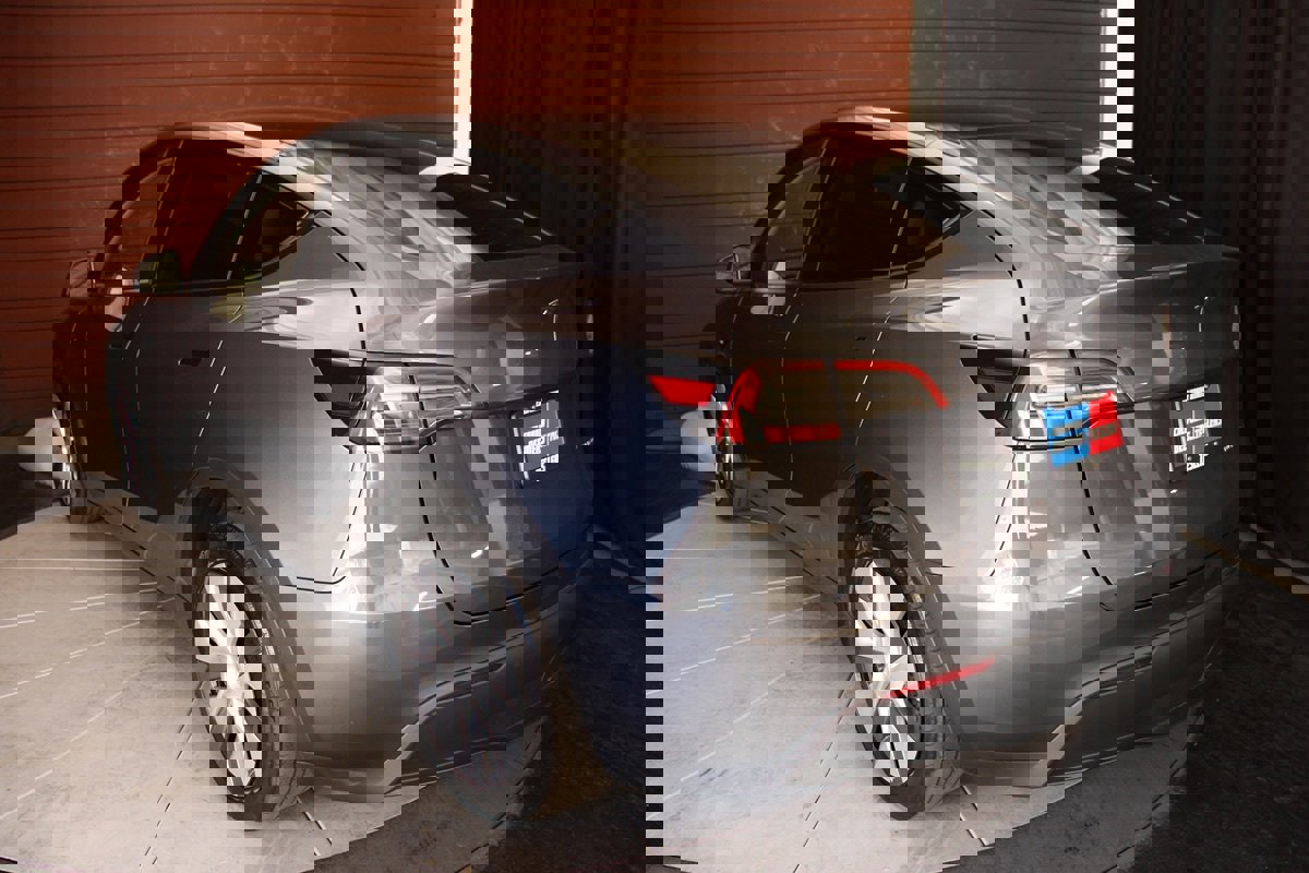 Used 2023 Tesla Model Y Long Range image 10