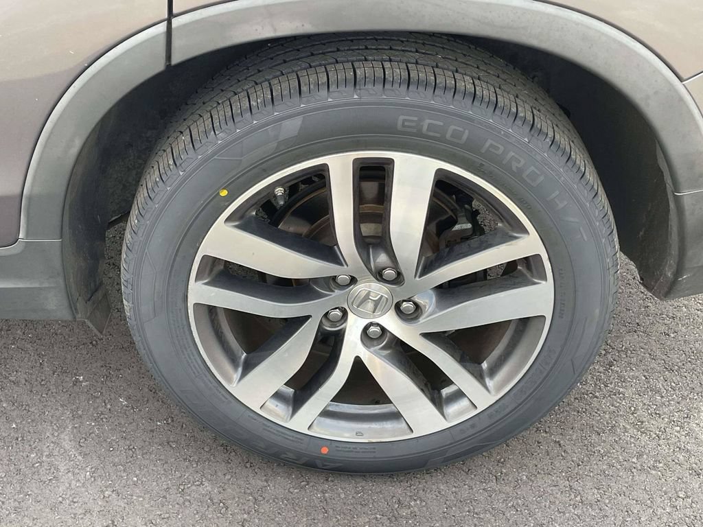 Used 2017 Honda Pilot Touring image 9
